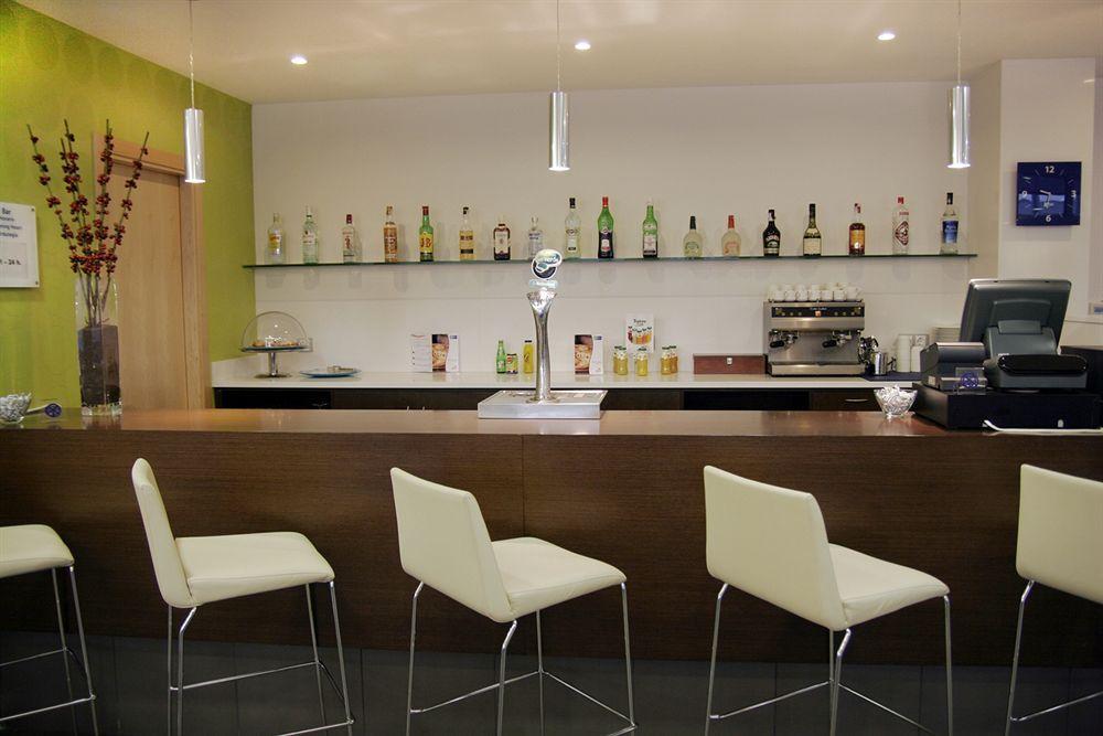 Holiday Inn Express Vitoria By Ihg Restaurant bilde